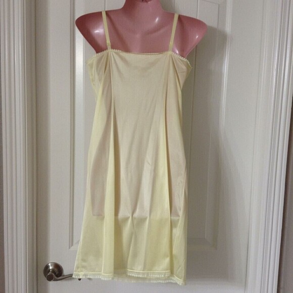 Vintage Vassarette Full Slip Women's 32 Yellow Made in USA NOS - Picture 4 of 6
